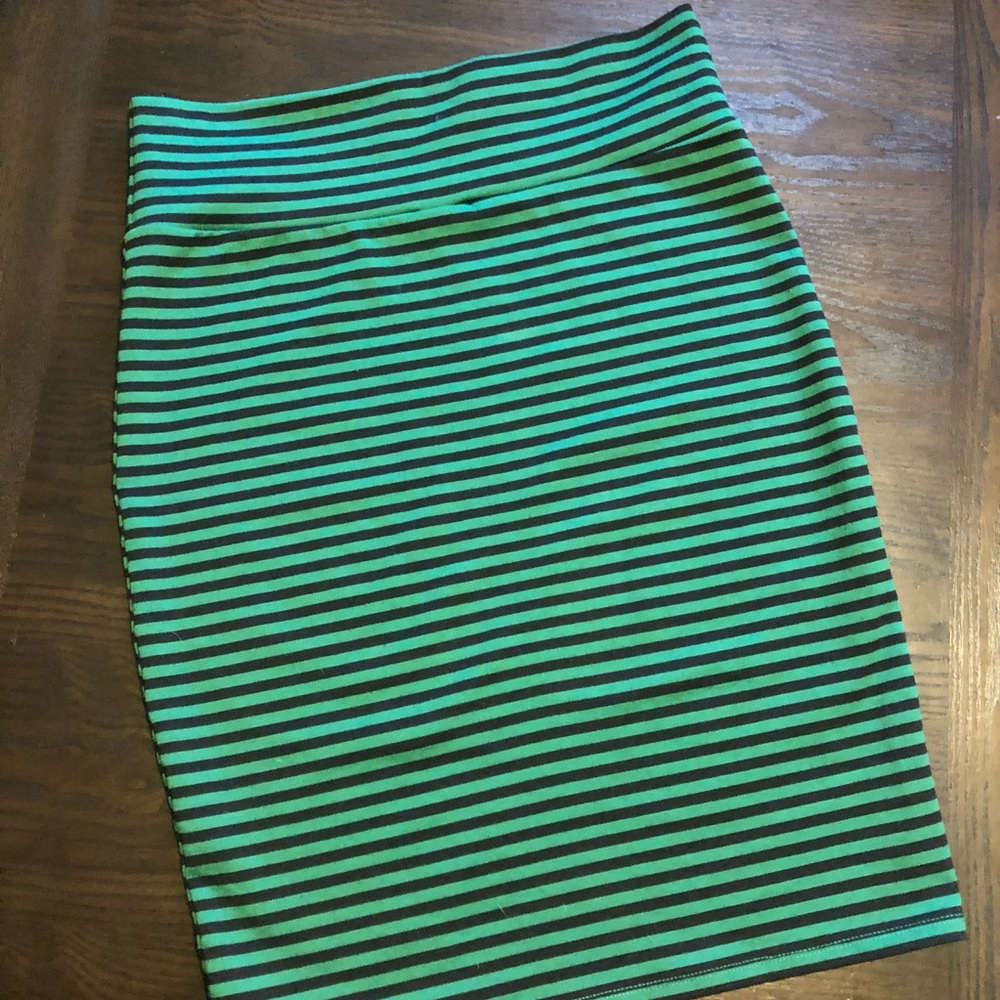 💚🖤 Lularoe Cassie Skirt 🖤💚